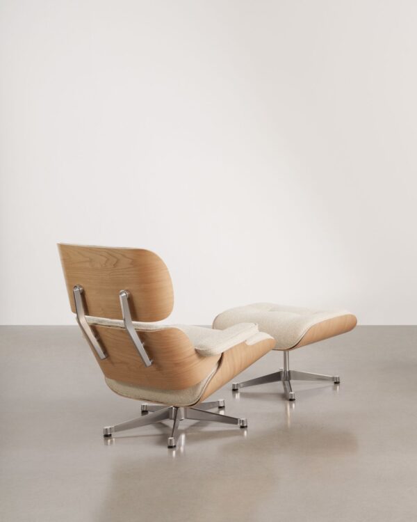 Sillón Poltrona Eames Lounge con Otomana Eco Cuero